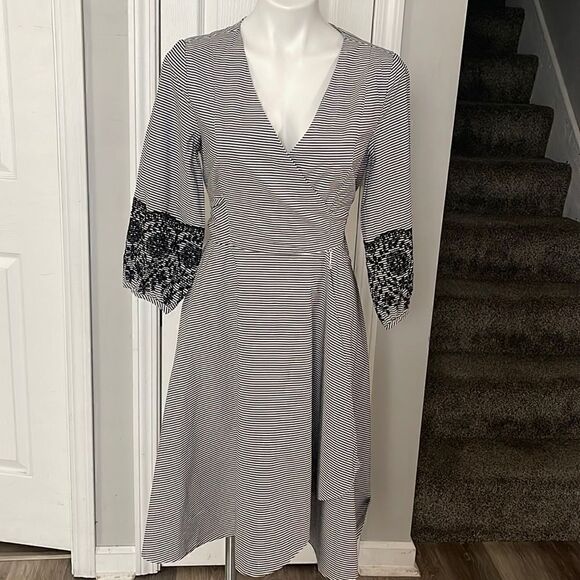 CALVIN KLEIN CUTE DRESS SIZE 8 - Picture 1 of 10
